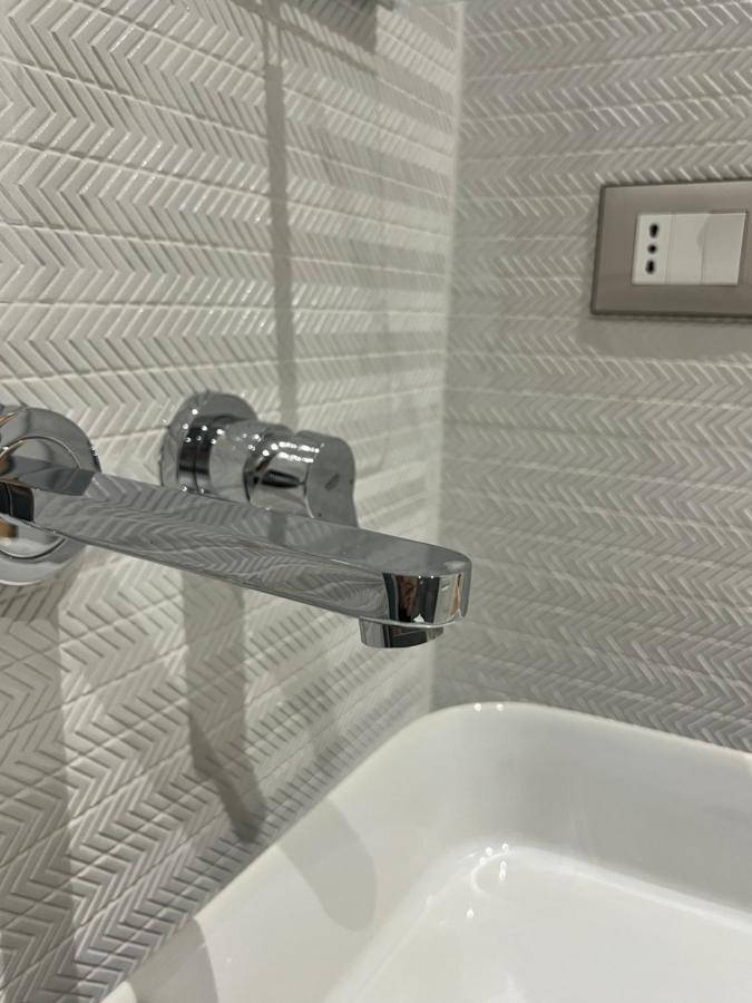 Enzo Rooms & Apartment Blloku Тирана Экстерьер фото