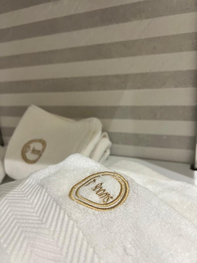 Enzo Rooms & Apartment Blloku Тирана Экстерьер фото